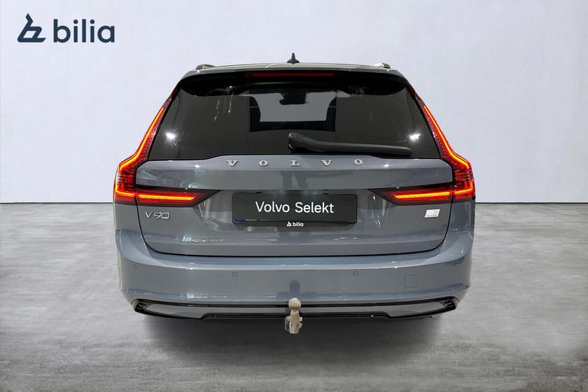 Bild 5 av Volvo V90 Recharge T6 Plus Dark. Dragkrok.