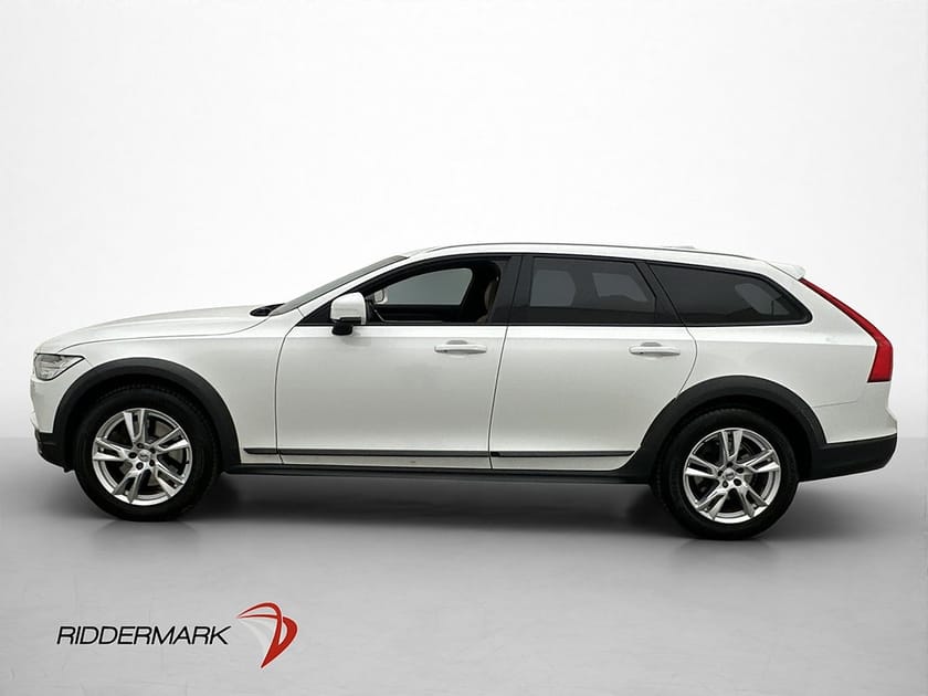 Bild 2 av Volvo V90 Cross Country D4 AWD Pro VOC Pano Kamera Skinn