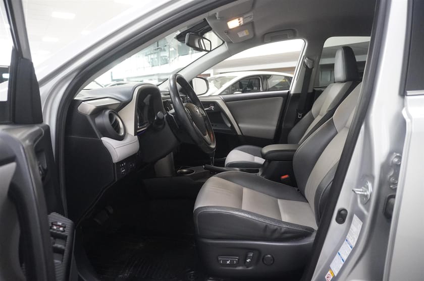 Bild 5 av Toyota RAV4 2.0 Dual VVT-i Executive AWD 151hk Drag
