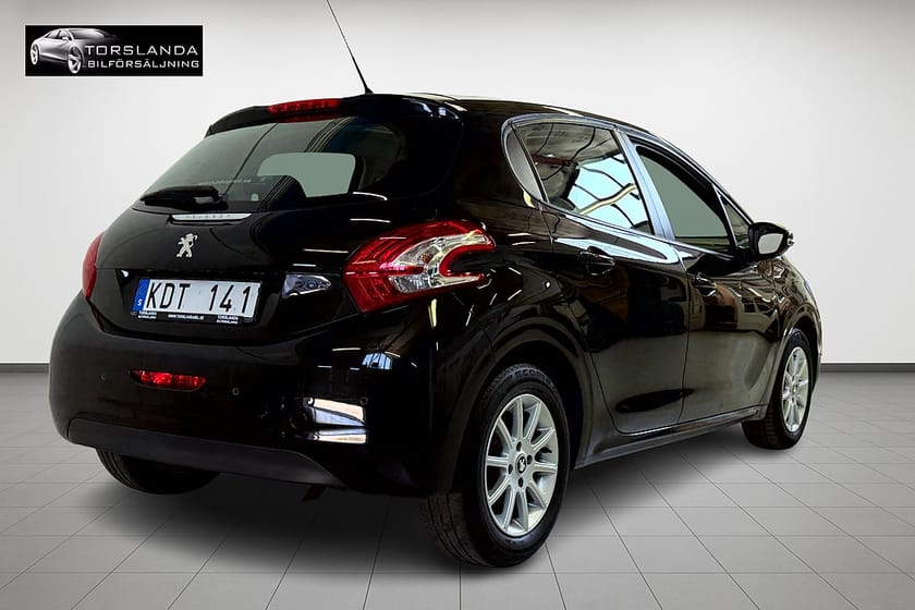 Bild 4 av Peugeot 208 1.2 VTi 82hk | Panorama |V-hjul |Kamrem bytt
