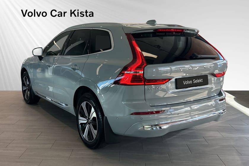 Bild 4 av Volvo XC60 Recharge T6 II Core Edition Drag Pano 360Kam
