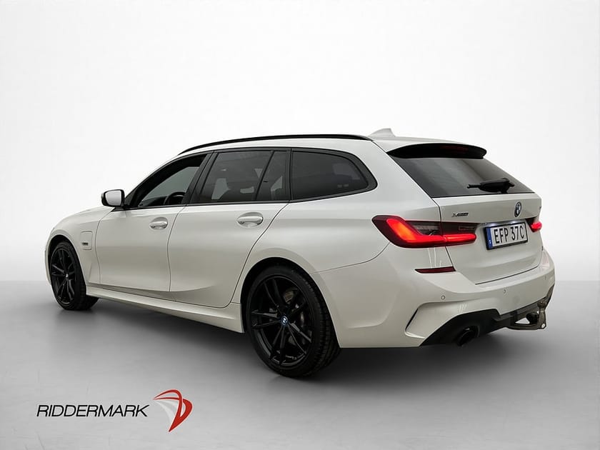 Bild 2 av BMW 330e xDrive Touring 330 292hk M Sport Cockpit H/K Navi Drag