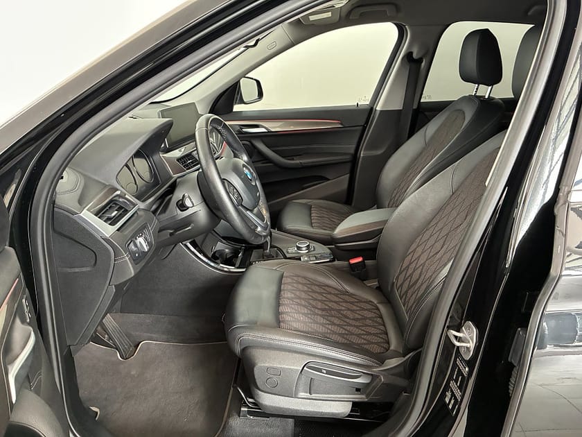 Bild 4 av BMW X1 sDrive20i Model xLine Nav Drag PDC Head-Up