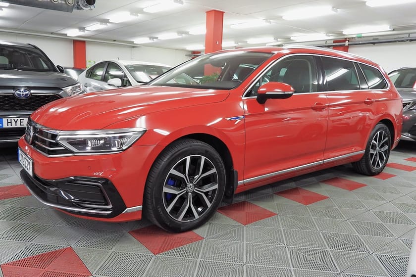 Bild 2 av Volkswagen Passat Sportscombi GTE 1.4 TSI Cockpit Laddhybrid 360° kam SoV Hjul Drag