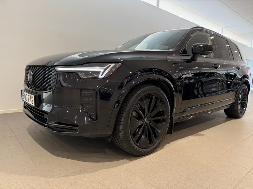 Bild 1 av Volvo XC90 T8 Ultra Black Edition / Dragkrok / Elektriskt säte / Panoramatak / 360 Kamera /
