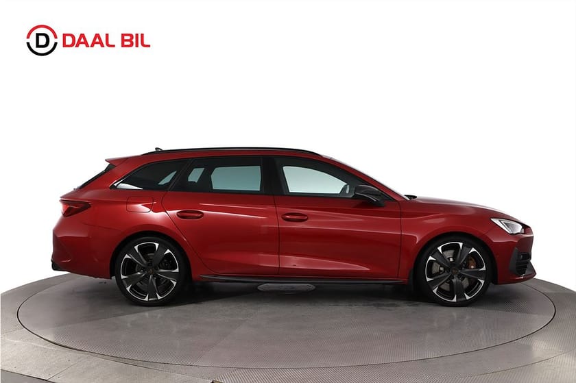 Bild 5 av CUPRA Leon Sportstourer ST 4D 2.0 TSI 310HK BREMBO BEATS® PANO B-KAM NAVI 3-ZON
