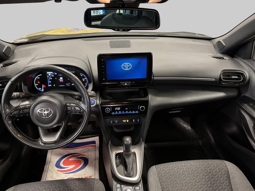 Bild 4 av Toyota Yaris Cross Hybrid AWD-i 1.5 Active Plus Drag Sommar/Vinterhjul
