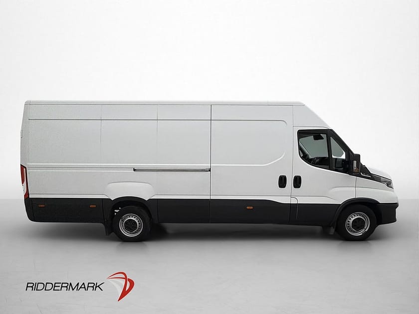 Bild 2 av Iveco Daily 35-140 Van L4H2 2.3JTD Värmare 3-Sits PDC Bluetooth Moms