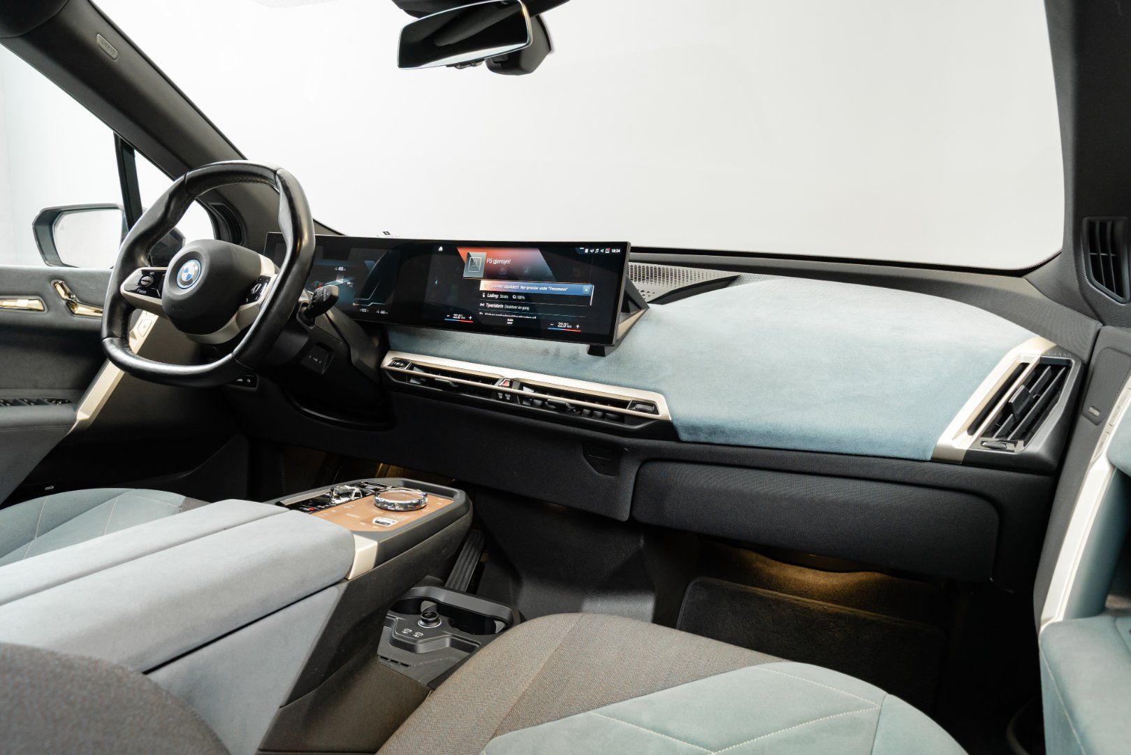 BMW iX xDrive50, 524hp, 2023