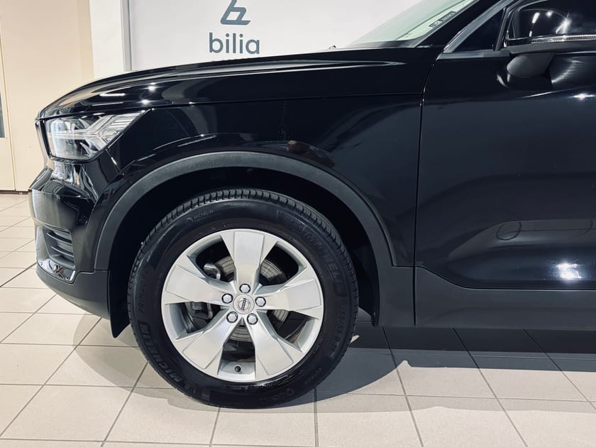 Bild 4 av Volvo XC40 T2 FWD Momentum | Dragkrok | Värmare |