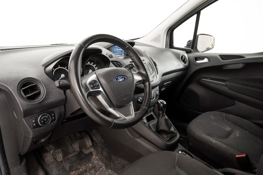 Bilde 5 av Ford Transit Courier 1,5 TDCi 75hk Trend Auksjon! Les tekst!