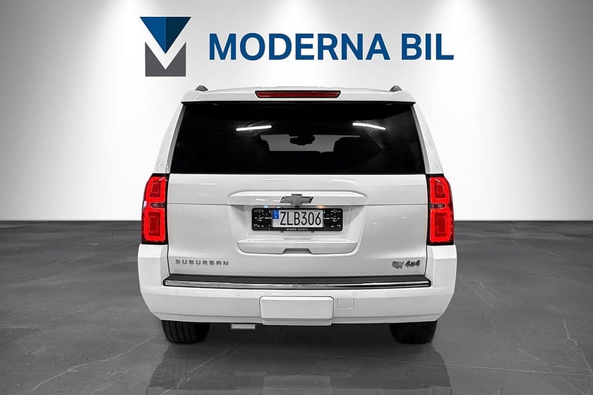 Bild 2 av Chevrolet Suburban 5.3 V8 4WD Hydra-Matic 7-sits Drag Bose Pano Skinn Bkam
