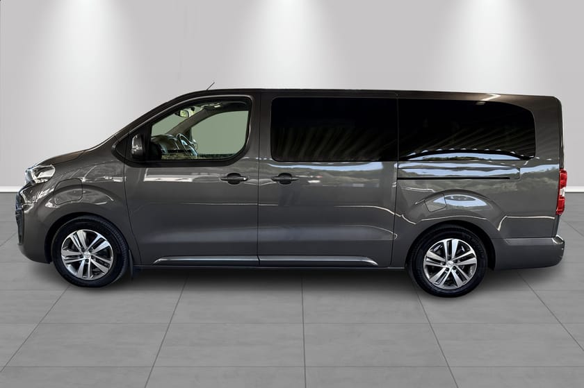 Bilde 2 av Peugeot e-Traveller 75 L3 Allure EL kWt || Panorama || Head-Up || El seter