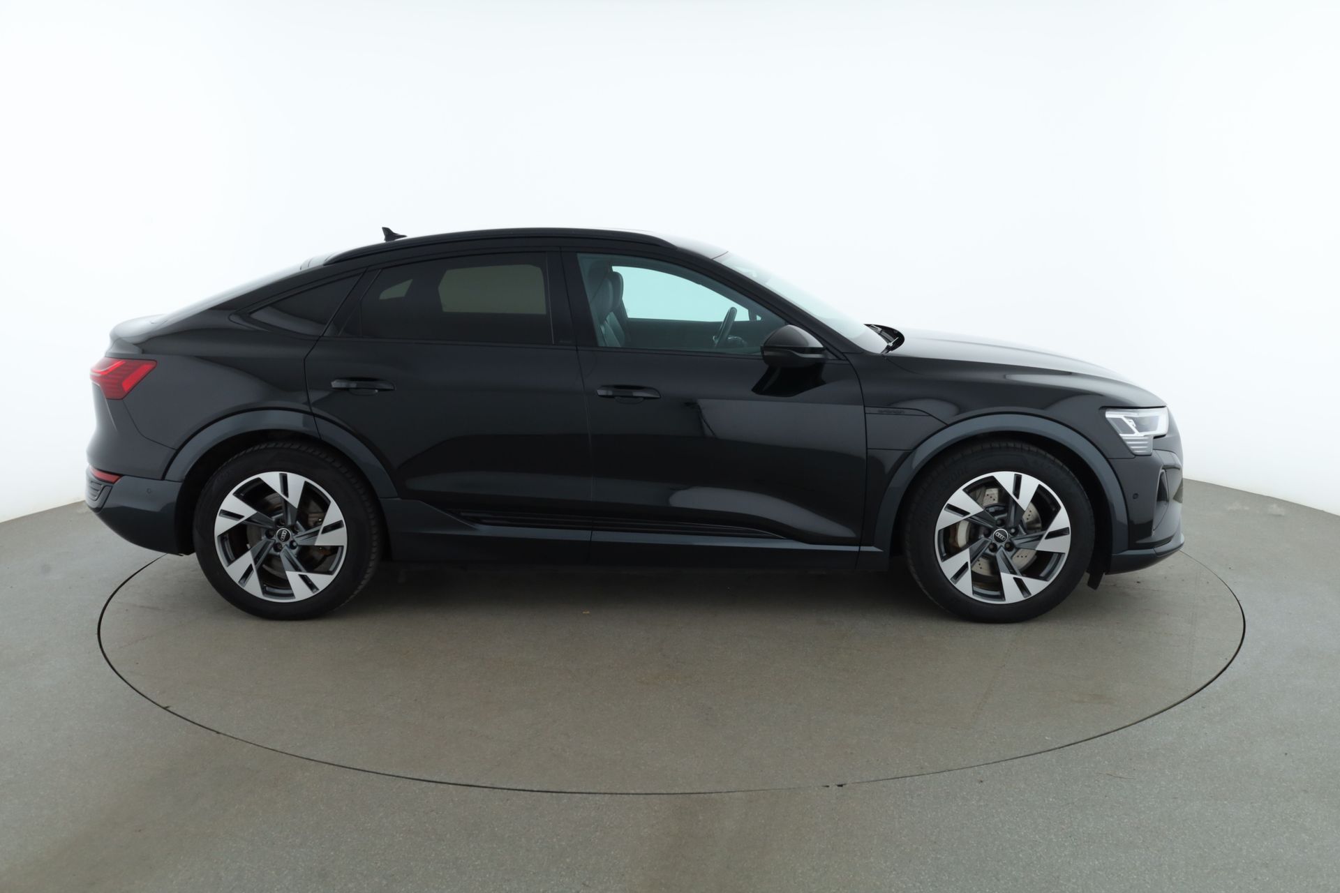 Audi Q8 Sportback 50 e-tron quattro 2024, bild 7/10