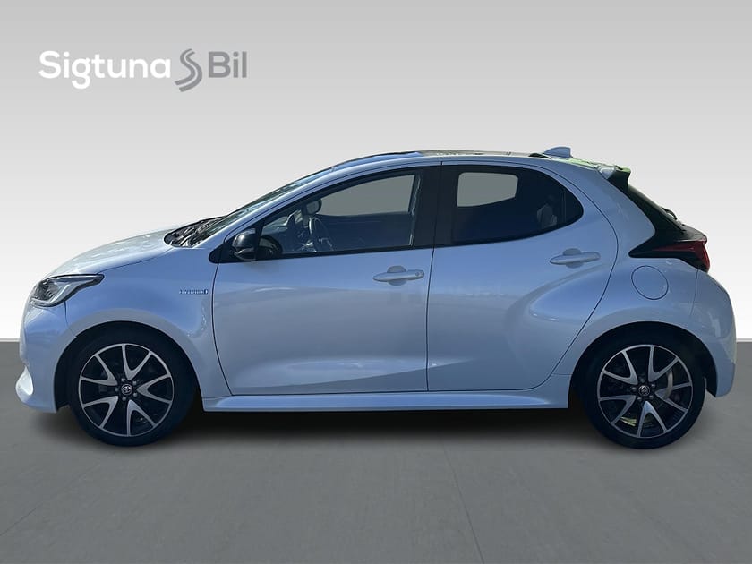 Bild 3 av Toyota Yaris Hybrid CVT Style / Panorama / JBL