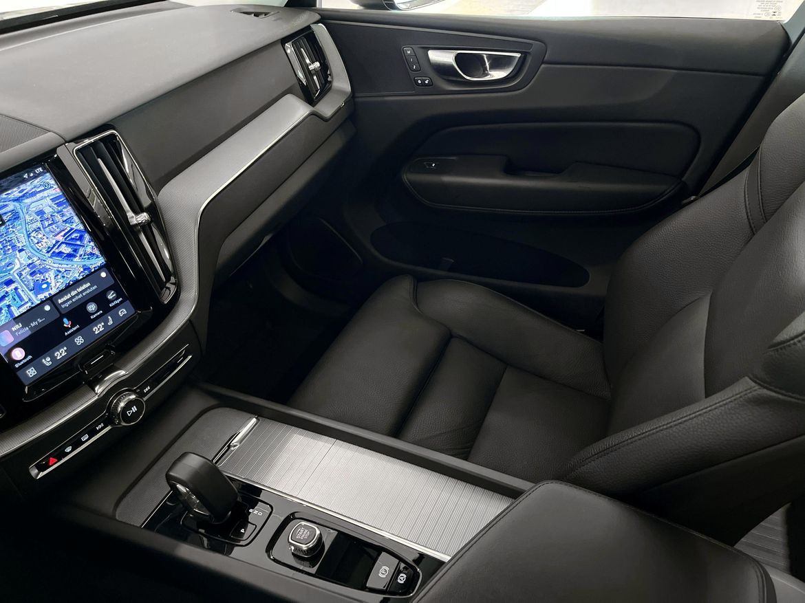Volvo XC60 2023 - miniatyr 24
