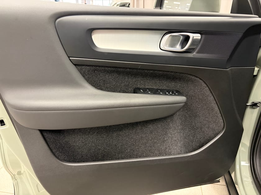 Bild 4 av Volvo XC40 B4 FWD Bensin Core SE II