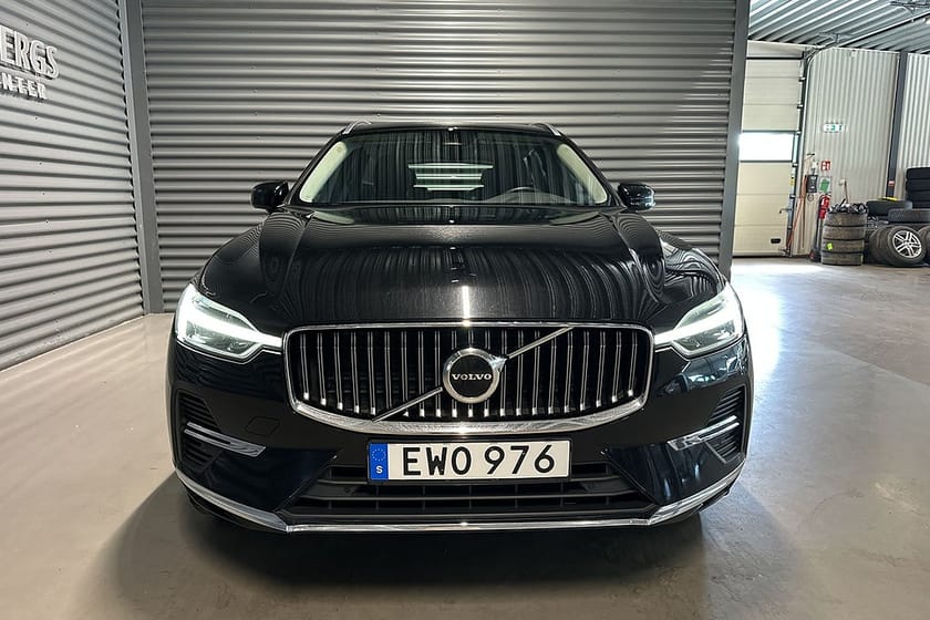 Bild 2 av Volvo XC60 Recharge T6 AWD Core Edition Backkamera Navi Panorama