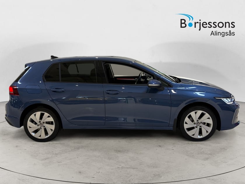 Bild 2 av Volkswagen Golf eTSI 150hk Värmare/Backkamera/ACC