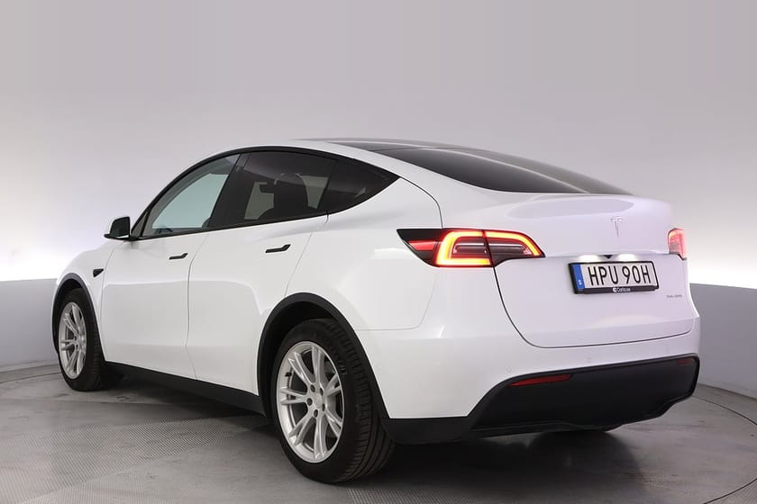 Bild 4 av Tesla Model Y Long Range AWD Autopilot Panorama