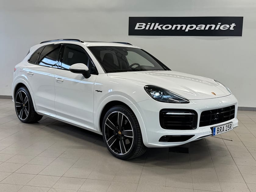 Bild 1 av Porsche Cayenne E-Hybrid Sport Design/HUD/Bakaxelstyrning/Bose/22"