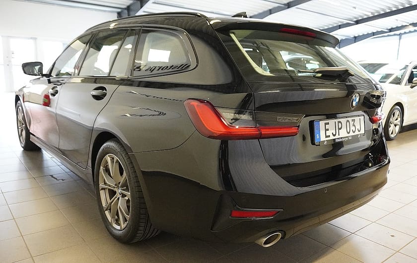 Bild 3 av BMW 330e Touring Steptronic Sport line GPS/CARPLAY/LÅGA MIL