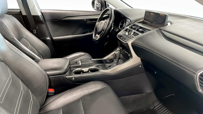 Bild 3 av Lexus NX 300h AWD 2.5 Executive Navigation Läder