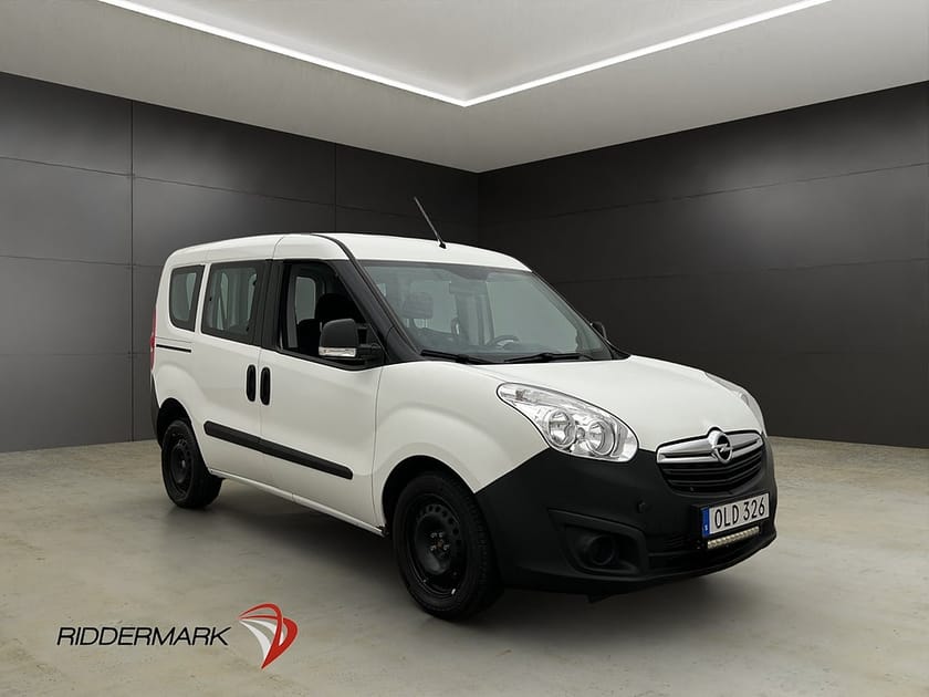 Bild 3 av Opel Combo Life 1.3CDTI A/C Euro6 0.51 L/Mil 5-Sits