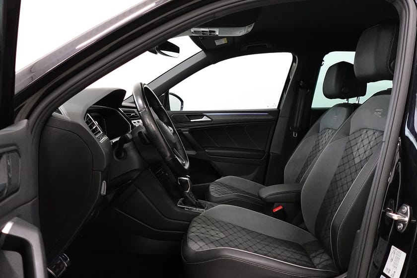Bild 4 av Volkswagen Tiguan eHybrid 1.4 TSI ACT OPF R-Line Drag Adap-F Kamera