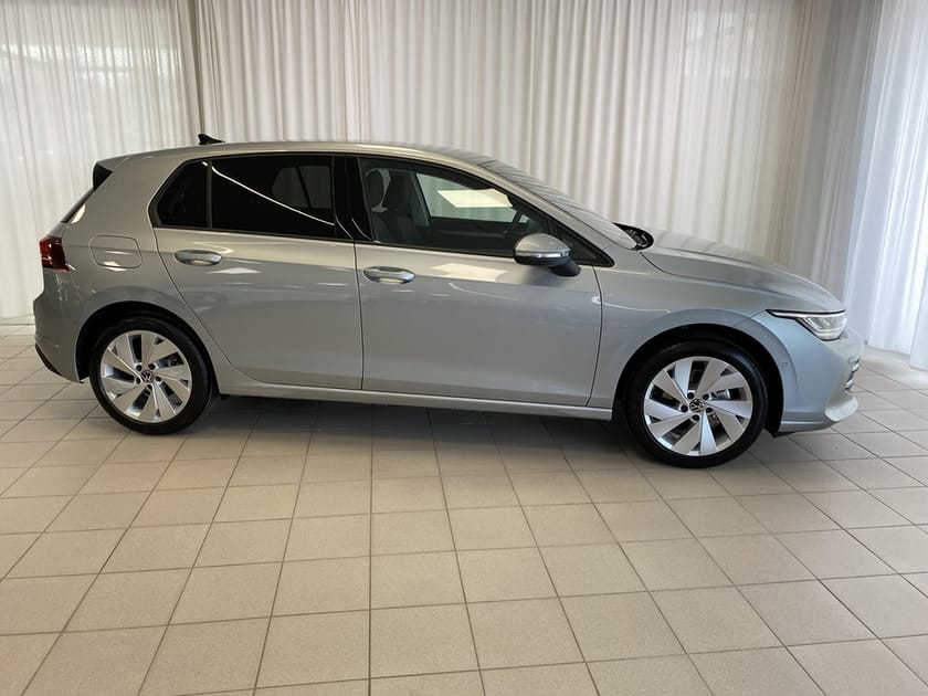 Bild 2 av Volkswagen Golf LIFE 1,5 eTSI 150  DSG7