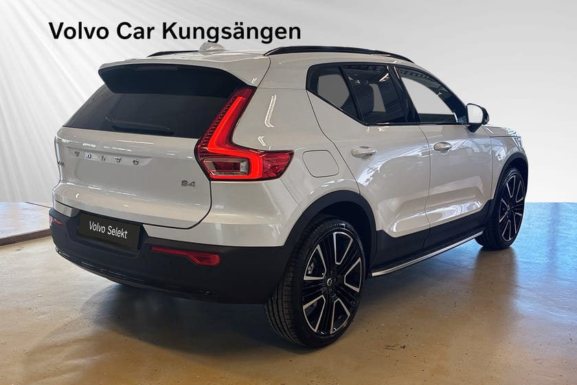 Bild 5 av Volvo XC40 B4 FWD Bensin Ultra Dark 21" Lounge Pixel Komfortstol Drag