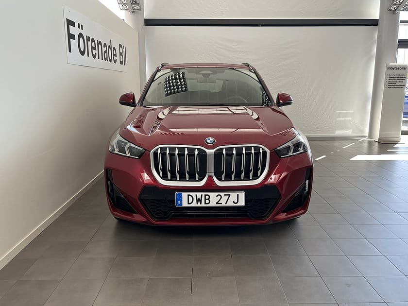 Bild 2 av BMW X1 sDrive18i M Sport Drag Rattvärme Sportstolar ParkAssist