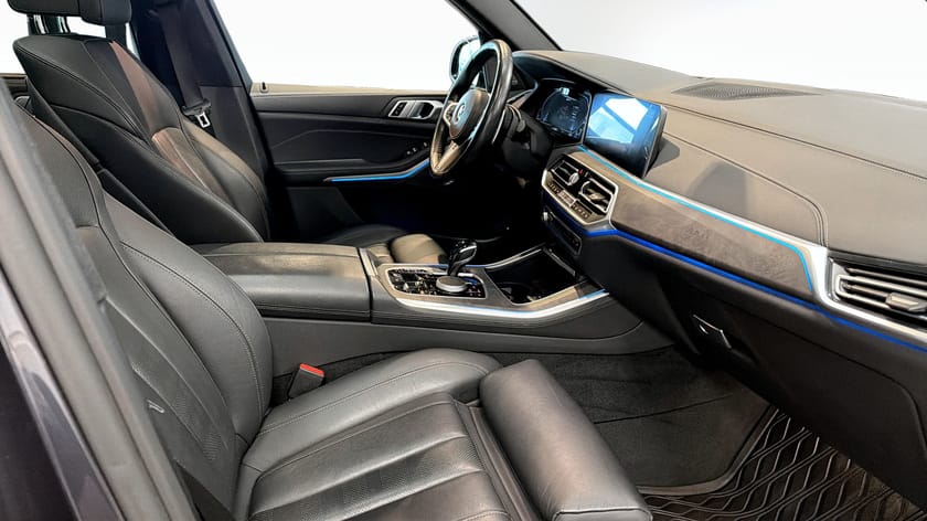 Bild 3 av BMW X5 xDrive45e iPerformance M-Sport Pano Drag Laser H/K Komfortstol