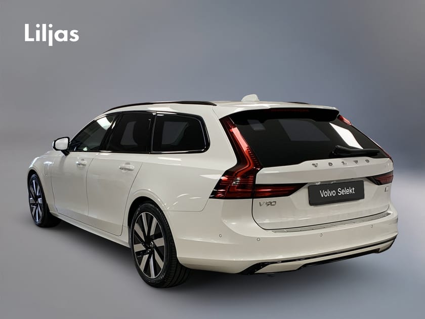Bild 4 av Volvo V90 Recharge T6 AWD Plus Dark//360-kamera//Drag//