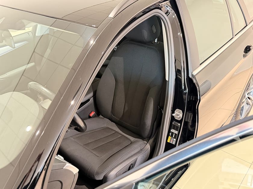 Bild 5 av BMW 530e xDrive Touring xDrive, Värmare, Backkamera, Navigator