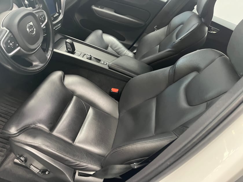 Bild 4 av Volvo XC60 B5 Bensin Momentum SEIII