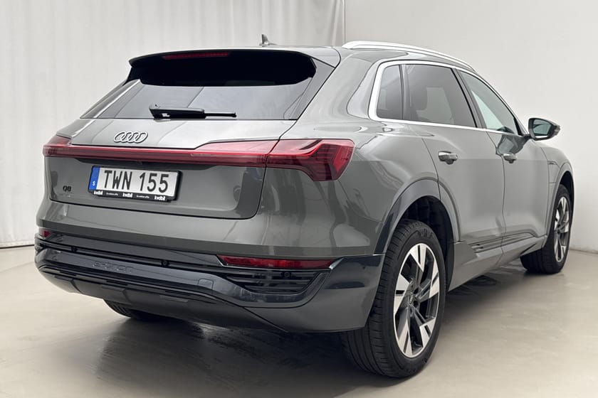 Bild 3 av Audi Q8 55 e-tron quattro (408hk) Helläder Panorama