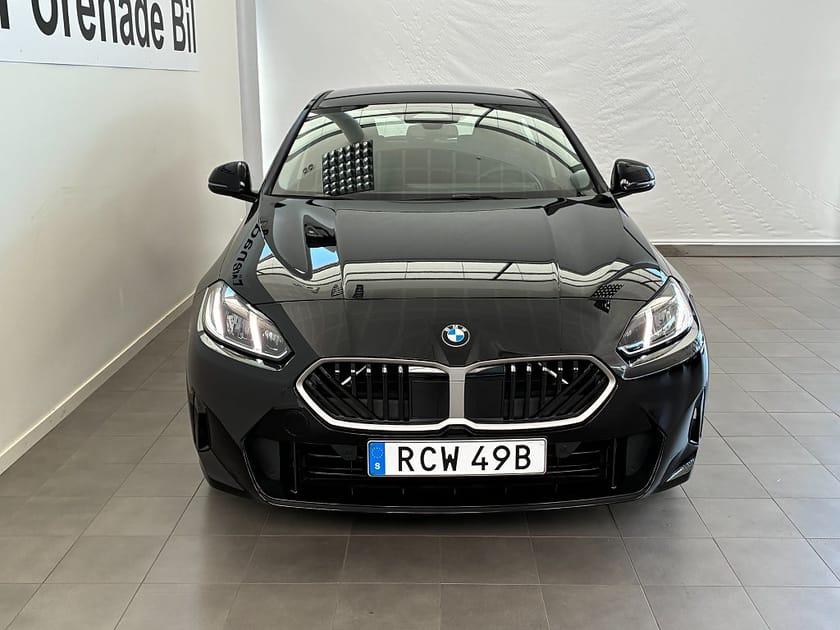 Bild 2 av BMW 120 PRIVATLEASING fr. 3.295kr/mån Auto 17" Park Assist