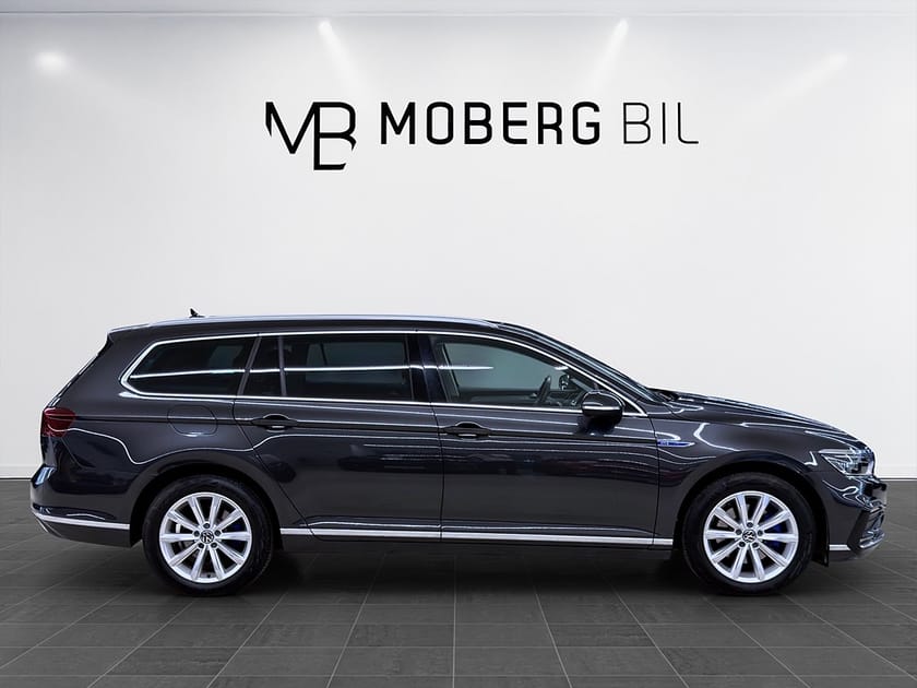 Bild 4 av Volkswagen Passat Sportscombi GTE SC 218hk Helg på Moberg! Pano Navi B-Kamera Drag