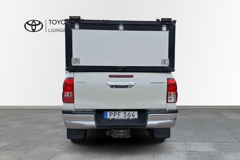 Bild 4 av Toyota Hilux Dubbelhytt D-CAB 2,4 AUT HUNDKÅPA LIGHTFORCE