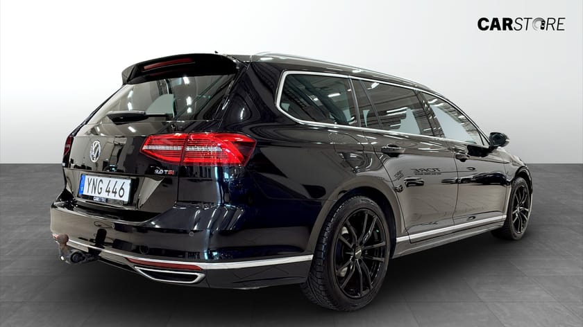 Bild 2 av Volkswagen Passat Sportscombi R-Line GT \\ 2.0 TSI 220HK \\ Pano \\ Drag
