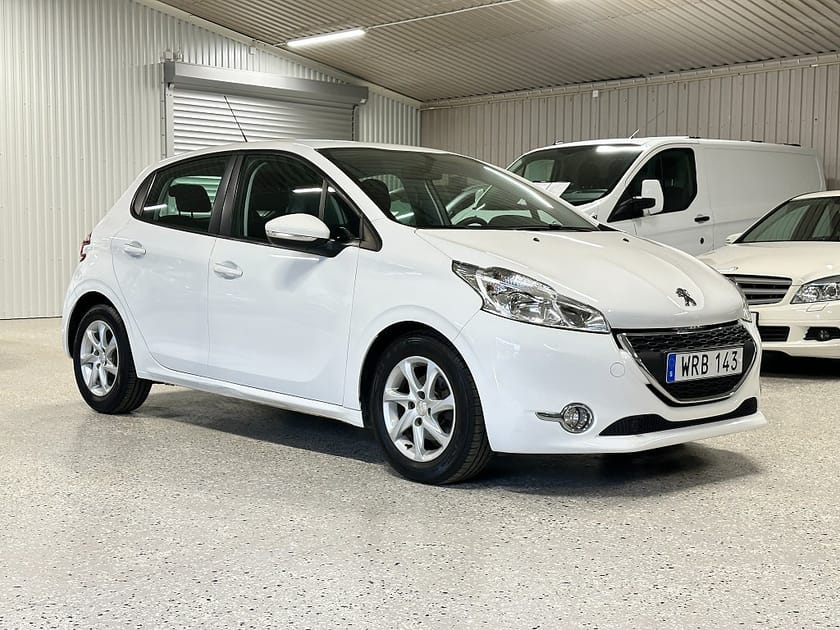 Bild 1 av Peugeot 208 5-dörrar 1.2 VTi 82 Euro 5 Kamrem bytt