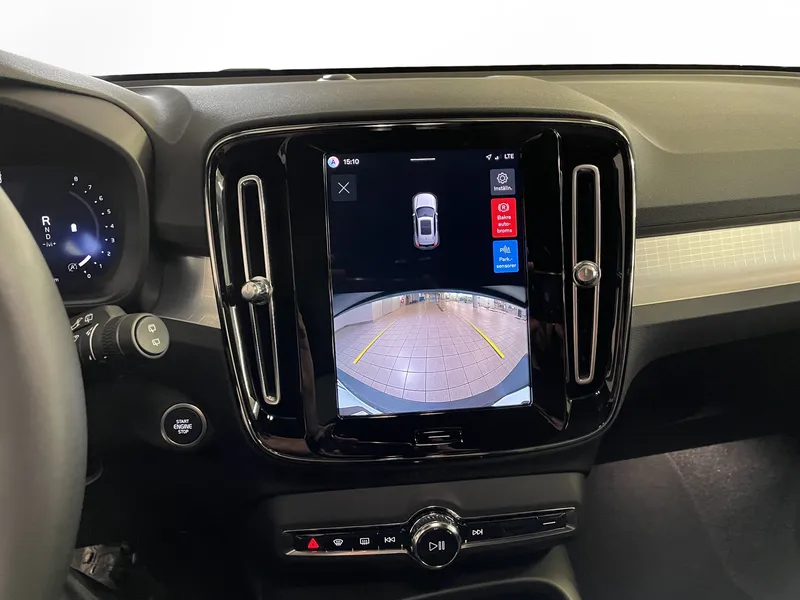 Bild 15 av 15 – Volvo XC40 B3 FWD Bensin Plus Dark
