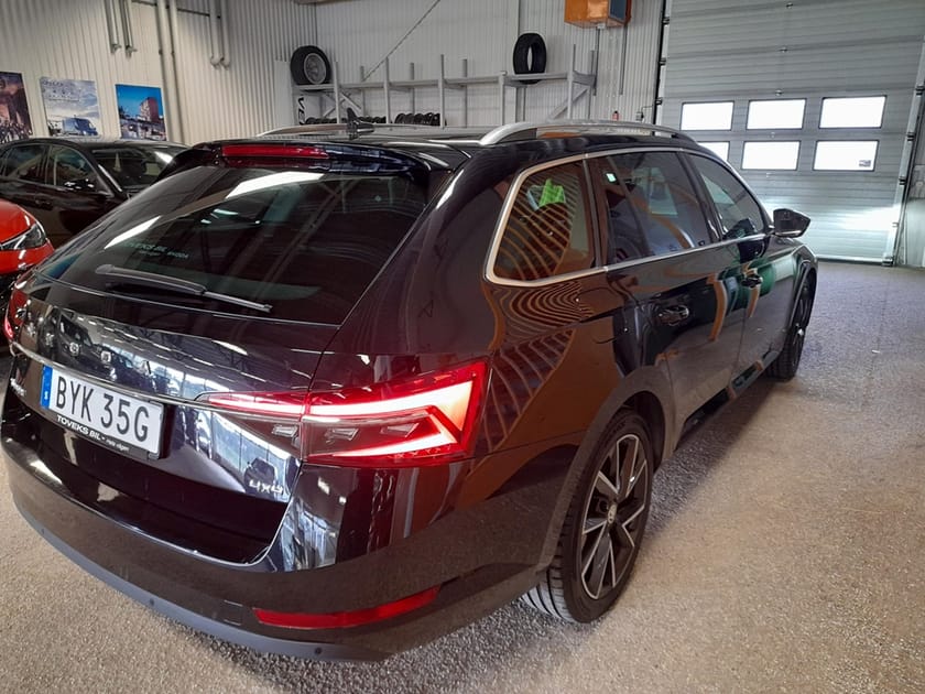 Bild 4 av Škoda Superb Kombi COM STYLE TDi200hk 4x4