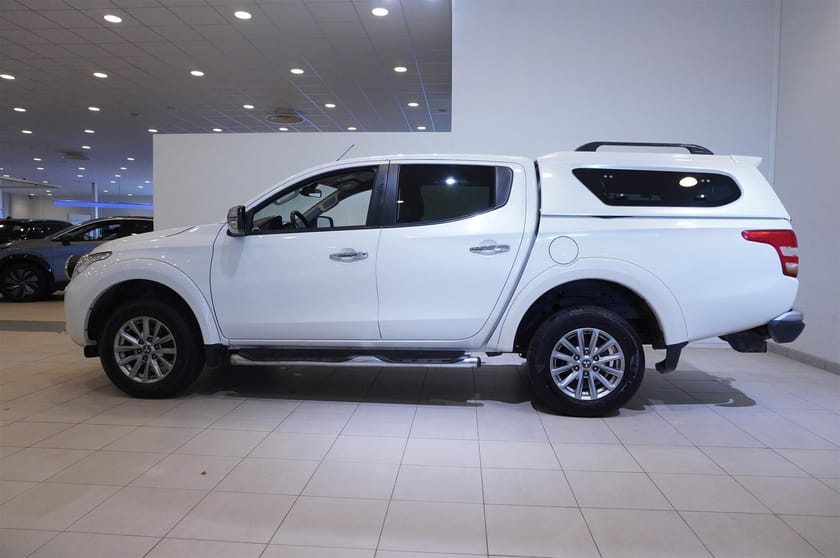 Bild 4 av Mitsubishi L200 Dubbelhytt 2.4 4wd-Ii Automatisk, 181hk, LED Ramp, Dragkrok, Skinn