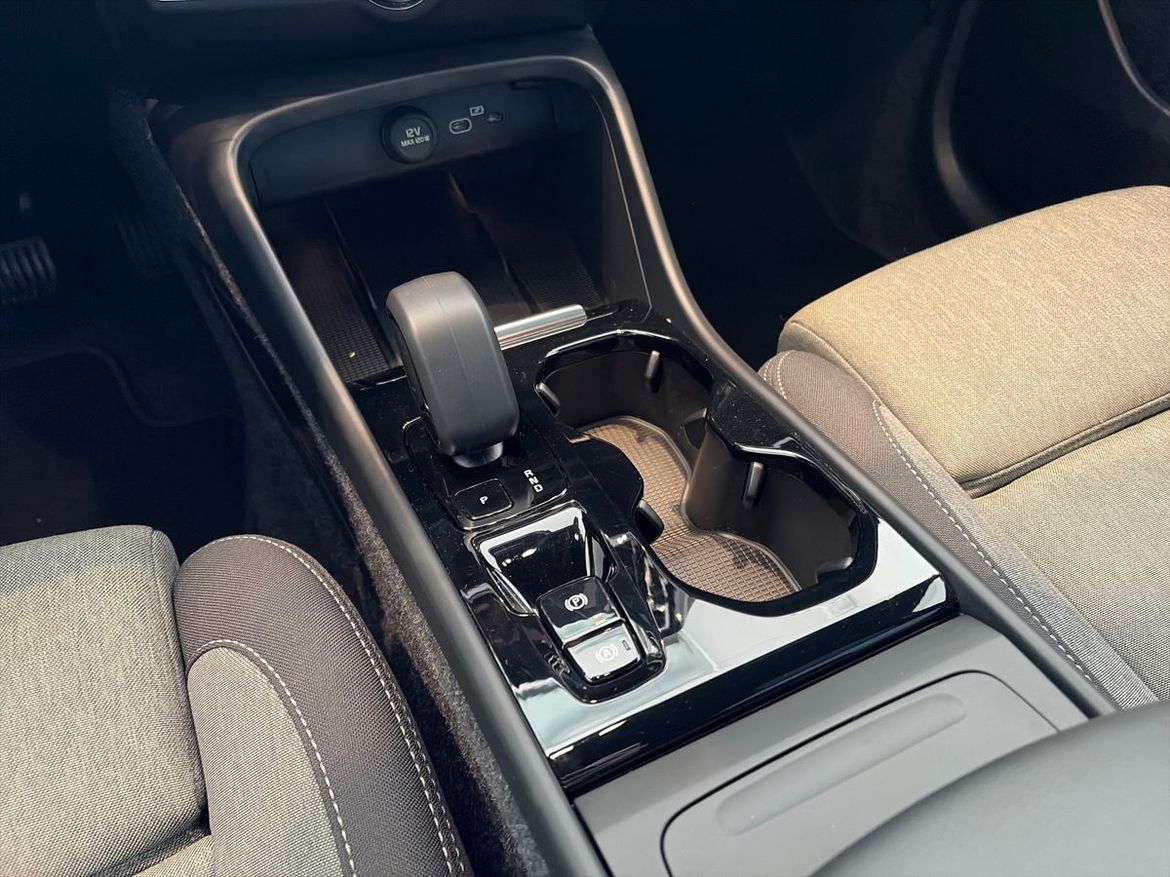 Volvo XC40 2025 - miniatyr 14