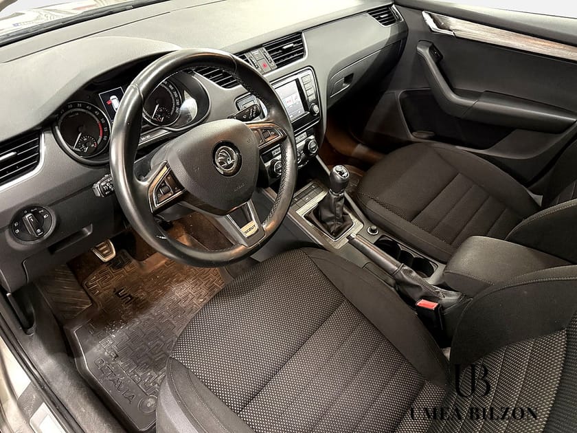 Bild 5 av Škoda Octavia Scout Skoda 2.0 TDI 4x4 Euro 6 Ny Kamrem!