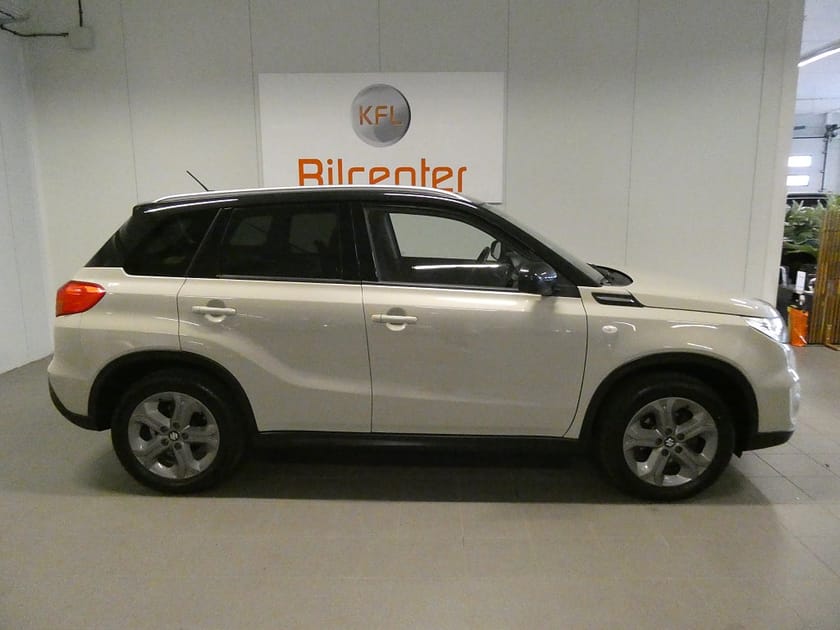 Bild 3 av Suzuki Vitara 1.6 AllGrip GL Plus Kamera-Drag-Android Auto-SoV