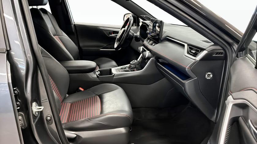 Bild 3 av Toyota RAV4 Plug-in Hybrid E-CVT AWD 306hp STYLE / JBL / DRAG /