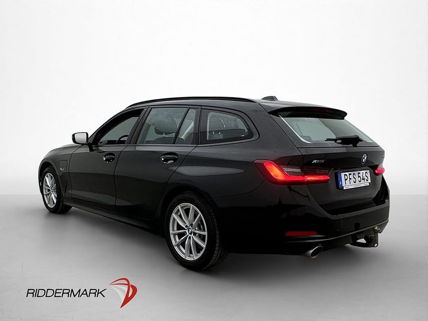 Bild 5 av BMW 330e xDrive Touring 292hk MOMS CarPlay Dragkrok Sensorer